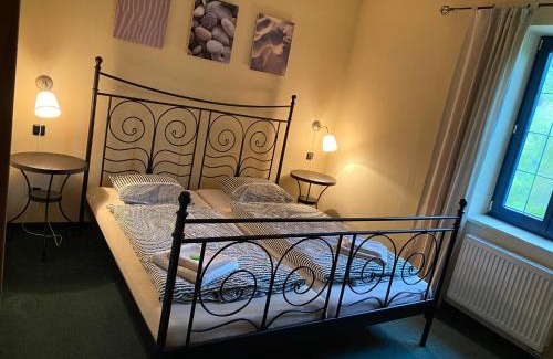 Marianske Lazne Apartment | Budget-Friendly Apartments Merlin with Family & Pet Amenities