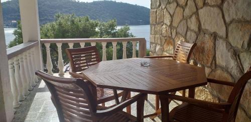 Ubli Apartment | Discover Apartments MILA: Oceanfront, Pet-Friendly Retreat