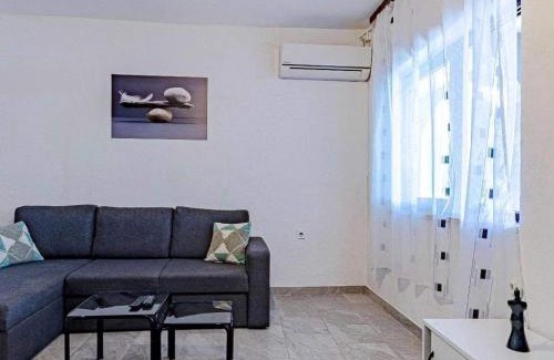 Ubli Apartment | Discover Apartments MILA: Oceanfront, Pet-Friendly Retreat