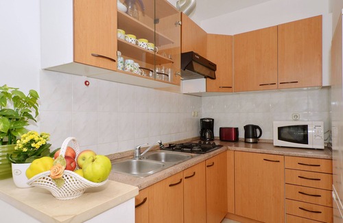 Trogir Apartment | Top-Rated Oceanfront Apartments Mira in Trogir