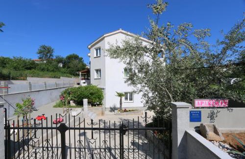 Silo Apartment | Oceanfront Apartments Mirjana - Rated 9.5/10 & Pet Friendly