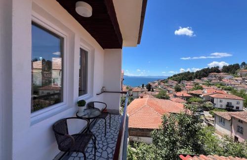 Varosh Apartment | Oceanfront Apartments Misa: Highly Rated Family Getaway
