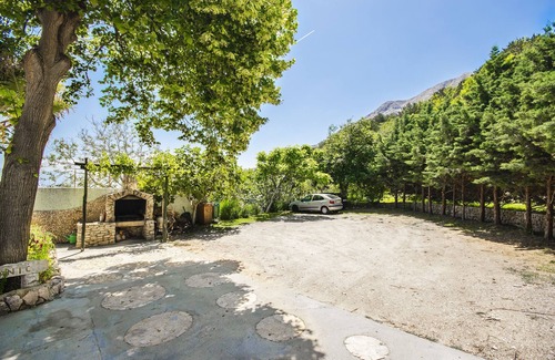 Batomalj Apartment | Oceanfront Apartments Mladen with Pool & Breakfast in Baska