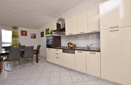 Duce Apartment | Oceanfront Apartments Mladen in Duce - Guest Rated 10/10