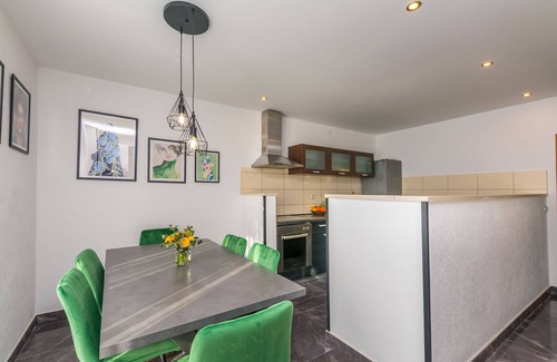 Duce Apartment | Guest Rated 10/10: Oceanfront Apartments Mladen in Duce