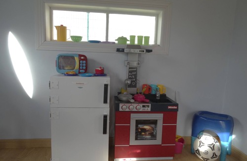 Navia Apartment | Beachside Apartments with Spa & Breakfast, Rated 10/10