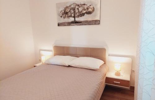 Caska Apartment | Inviting Oceanfront Apartments Nikola Caska with Child-Friendly Amenities