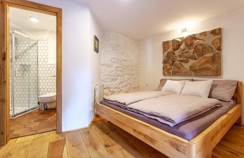 Loket Apartment | Family-Friendly Apartments No 126 Loket with Top Ratings