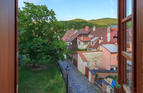 Loket Apartment | Discover Apartments No.59 Loket: Pet and Child Friendly Stay