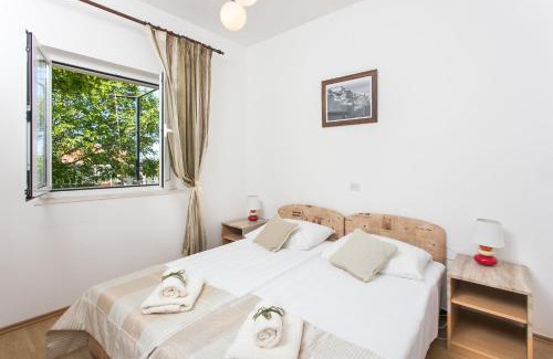 Brasina Apartment | Family-Friendly Retreat at Apartments Olive - Rated 9/10