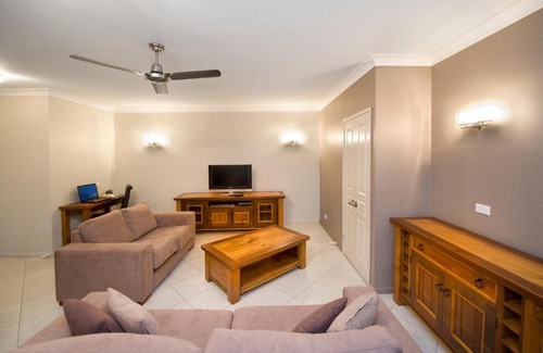 Allenstown Apartment | Oceanfront Apartments on Palmer with Pool and Hot Tub