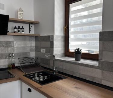 Varosh Apartment | Oceanfront Apartments Pendik - Guest Rated 9.4/10