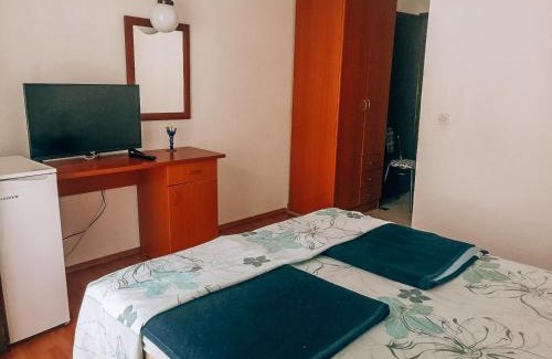 Pestani House | Oceanfront Apartments Picioski with Breakfast & Family-Friendly