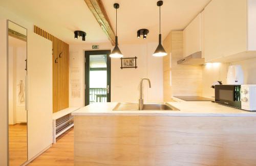 Jesenice Apartment | Pet-Friendly Retreat at Apartments Pri Fencu - Rated 9.9/10!