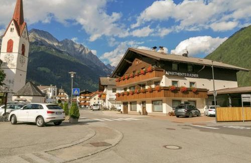 Anterselva Apartment | Pet-Friendly Apartments Rainer with Oceanfront Views