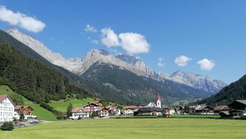 Anterselva Apartment | Pet-Friendly Apartments Rainer with Oceanfront Views