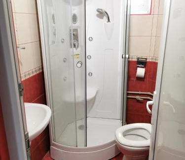 Razvrsje Apartment | Cozy Apartments Razvršje: Pet-Friendly with Restaurant
