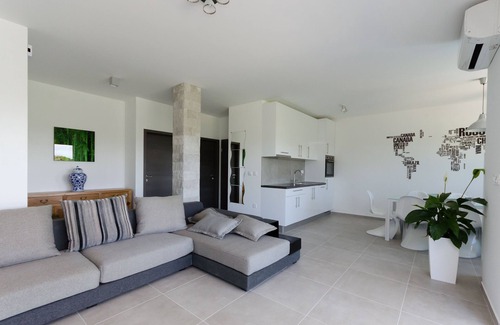 Linardici Apartment | Experience Breathtaking Ocean Views at Residence Romance