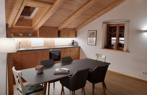 Kreuth Apartment | Family-Friendly Apartments Rohnbogner - Cozy Retreat in Hirschberg