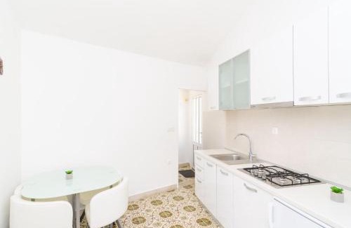Kupari Apartment | Apartments & Rooms Bari i -Comfort One Bedroom Apartment with Balcony and Garden View Apt Preko-5
