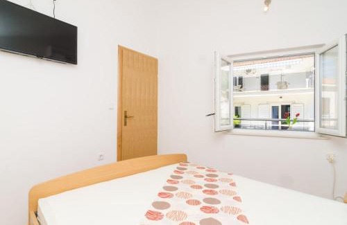 Kupari Apartment | Apartments & Rooms Bari i -Comfort One Bedroom Apartment with Balcony and Garden View Apt Preko-5