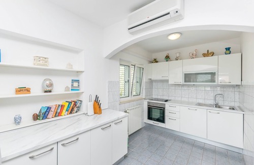 Pirovac Apartment | Oceanfront Apartments Rosanda: Rated 10/10 in Pirovac