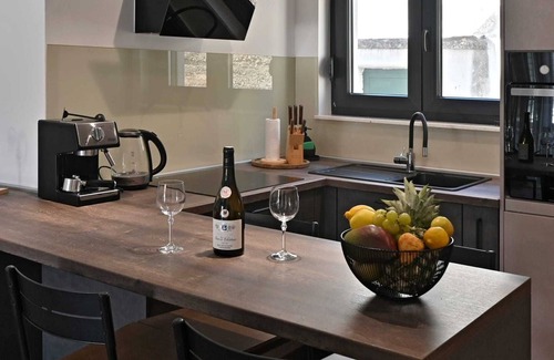 Slatine Apartment | Oceanfront Apartments Rose - Perfect Family Getaway in Slatine