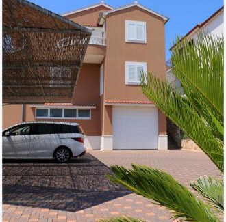 Primosten Apartment | Family-Friendly Apartments Rupe with High Guest Ratings