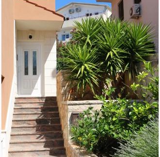 Primosten Apartment | Family-Friendly Apartments Rupe with High Guest Ratings