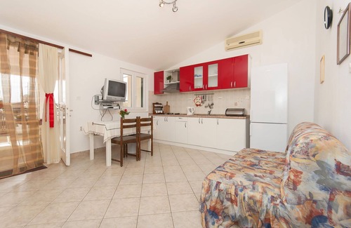 Rogoznica Apartment | Pet-Friendly Apartments Srđan with Ocean Views in Rogoznica
