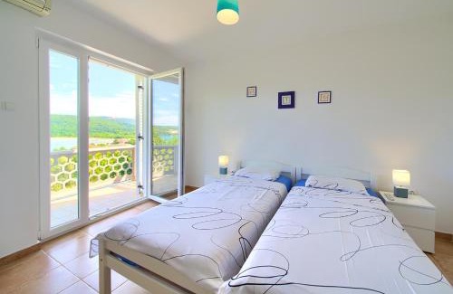 Cizici Apartment | Highly Rated Apartments Srsic with Pool & Family-Friendly Amenities