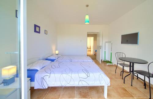 Cizici Apartment | Highly Rated Apartments Srsic with Pool & Family-Friendly Amenities