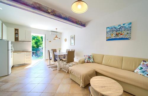Cizici Apartment | Highly Rated Apartments Srsic with Pool & Family-Friendly Amenities