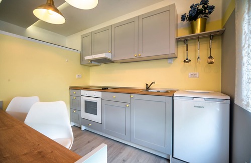 Cerklje ob Krki Cottage | Family-Friendly Stankovo Apartments with Kitchen & Breakfast