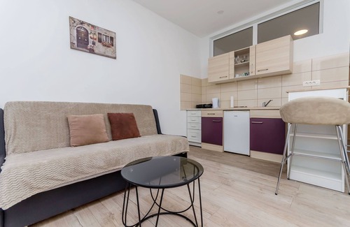 Slatine Apartment | Cozy Apartments Tabak in Slatine with Ocean View Amenities