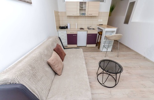 Slatine Apartment | Cozy Apartments Tabak in Slatine with Ocean View Amenities