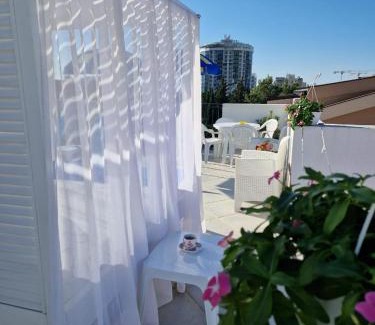 Maini Apartment | Oceanfront Apartments Tamara: Relaxing Stay with Spa & Views