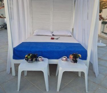 Maini Apartment | Oceanfront Apartments Tamara: Relaxing Stay with Spa & Views