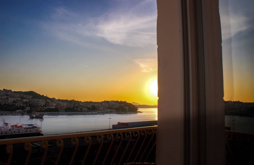 Gruz Apartment | Cozy Apartments Tayra - Deluxe Studio with Kitchen & Terrace