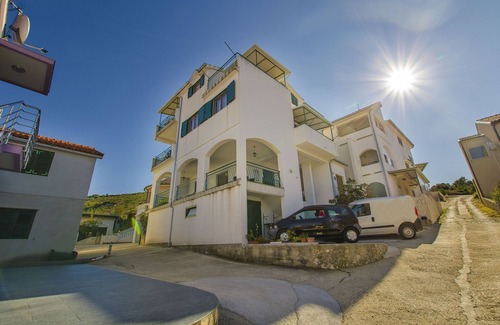 Primosten Burnji Apartment | Oceanfront Apartments Toni: Rated 10/10 for Family Stays