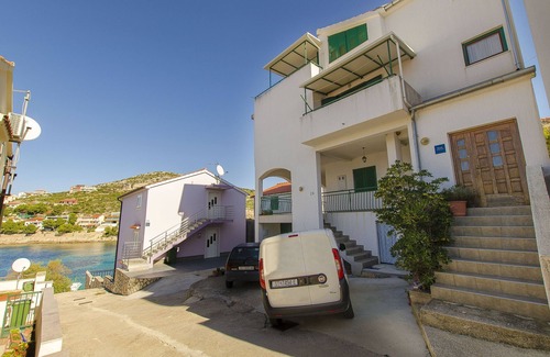 Primosten Burnji Apartment | Oceanfront Apartments Toni: Rated 10/10 for Family Stays