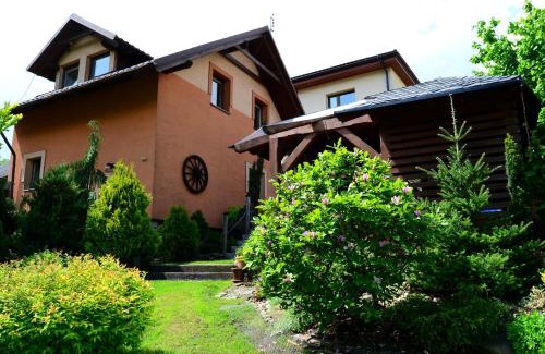 Mosty u Jablunkova Apartment | Pet-Friendly Apartments Ve Dvoře with High Guest Ratings