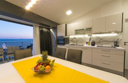 Brela Apartment | Delightful Vila Nadalina Delux Apartments with Breakfast Included