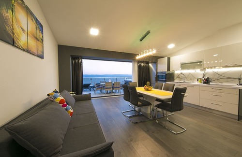 Brela Apartment | Delightful Vila Nadalina Delux Apartments with Breakfast Included