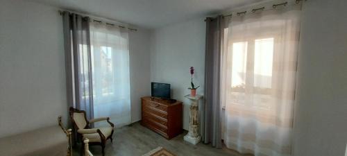 Izola Apartment | Top-Rated Oceanfront Apartments Villa Sandi Awaits You!