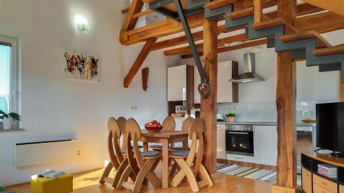 Brezice Apartment | Experience Oceanfront Comfort at Apartments Vinska Trta