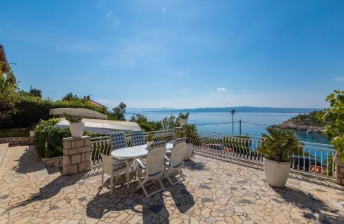 Klanfari Apartment | Oceanfront Apartments Vukovic: Rated 9.2/10 by Guests