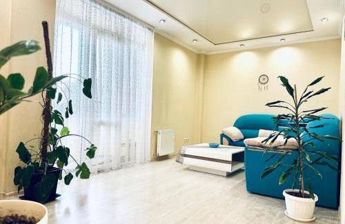 Rivne Apartment | Prime City Center Apartments Near Zlata Plaza & the Park