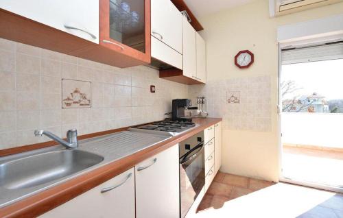 Vlasici Apartment | Family-Friendly Apartments with Parking in Vlasici, Pag