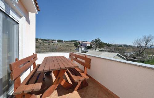 Vlasici Apartment | Family-Friendly Apartments with Parking in Vlasici, Pag
